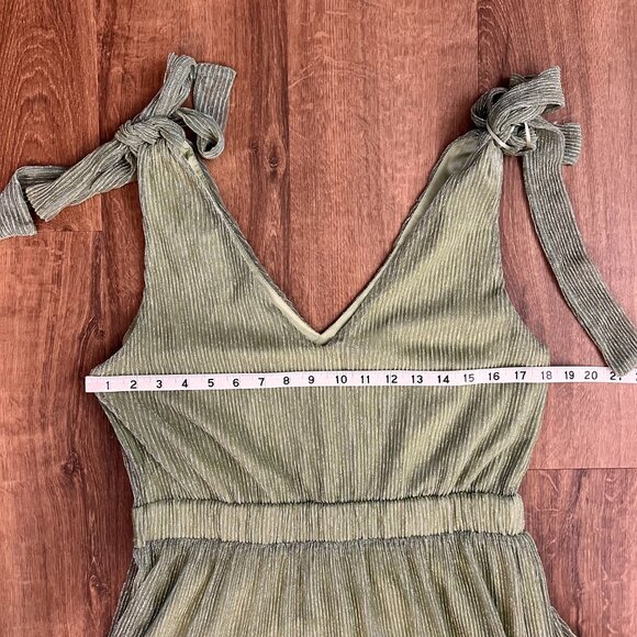 GREYLIN Sage  Green Delilah Shoulder Tie Plisse Maxi Dress Sz M - Picture 9 of 13